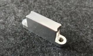 2973