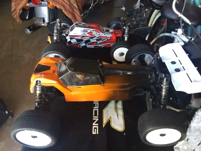 ET AND EB SIDE BY SIDE WITH 1-8 WHEELS1  012720.webp