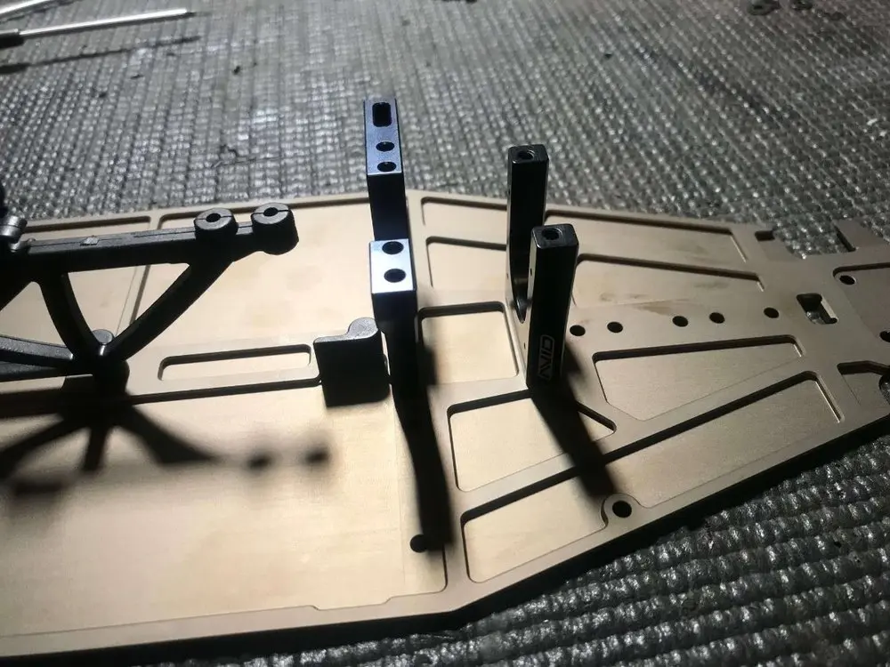 tekno-eb410-chassis.webp