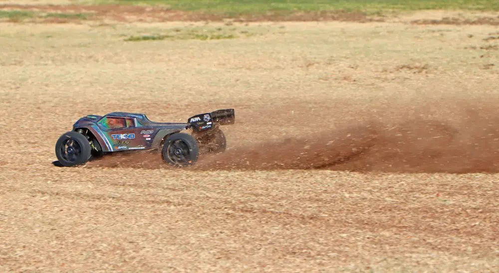 Tekno Grass Racer 13.webp